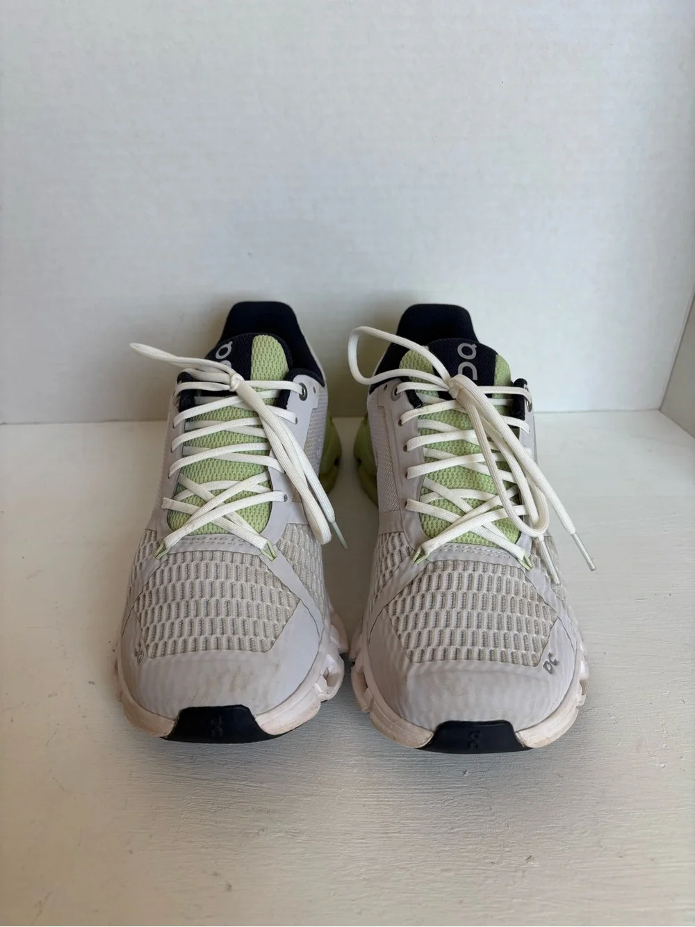 On CloudFlyer White Mint Green Athletic Sneakers Size 7.5